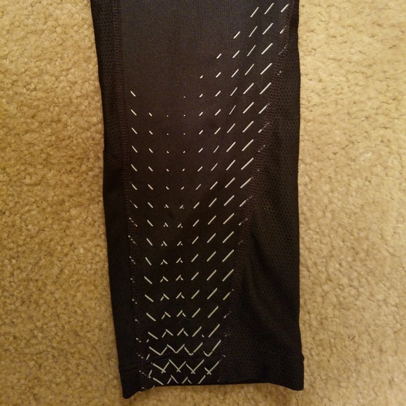 🖤Nike Dri Fit Capris - Picture 3 of 6